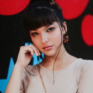 Meet your Posher, Yoi